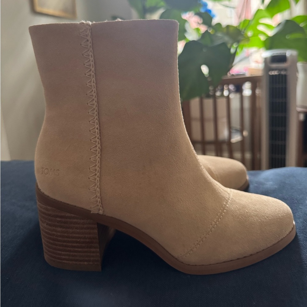 Toms Women's Beige Suede Heeled Boots